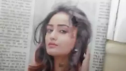 tridha choudhary iğne yapmak