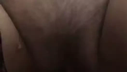 Büyük ve kaygan bir arkadaşımla oynarken yakın çekim(2)