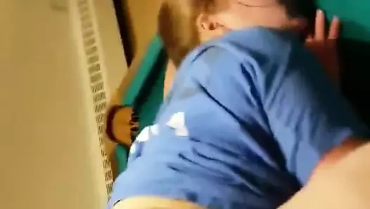 Koca götlü beyaz kız bahsi kaybetti