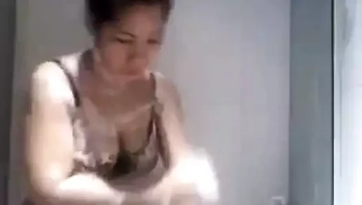 Sürtüğüm duş alıyorum