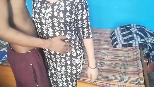 Hintli avala kadın erkek olmayanla Hintçe ses kaydıyla seks yapıyor
