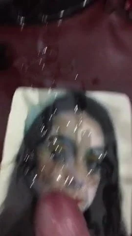 üzgün bir kıza haraç