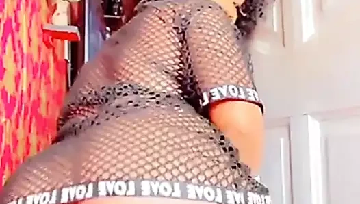 Lil phinky çıplak naija kraliçe