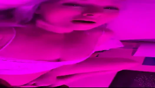 Bu amcık kimin? Benim ama istersen seninle paylaşabilir miyim?