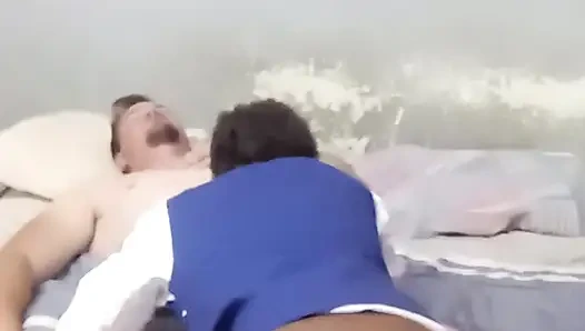 Ateşli Afrika'nın 18 yaşındaki üniversiteli kızları üvey babası tarafından sikiliyor