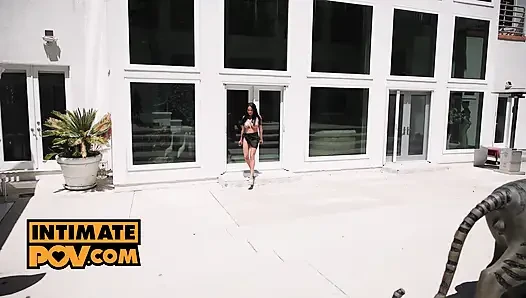 Первое свидание Anissa Kate становится диким