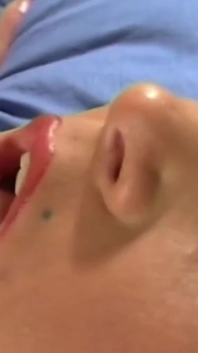 Захватывающий момент из "Великолепная венгерская порнозвезда-брюнетка Кристина Белла обожает, когда о ее маленькой киске заботятся"