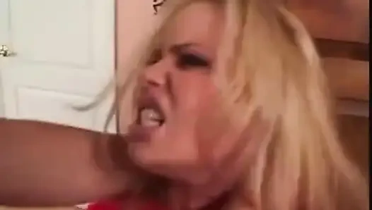 Cesur sarışın için çifte penetrasyon