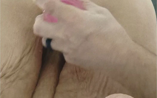 Orada yatan pembe şey ne oh amına gidiyor, dikkat etsen iyi olur