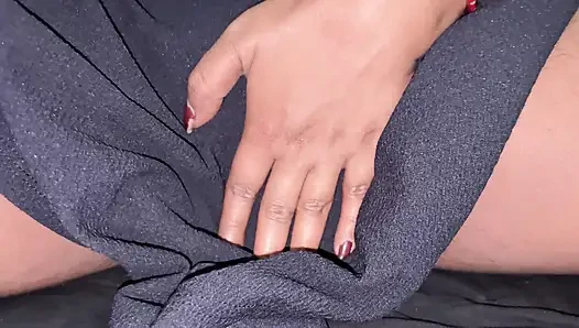 Kız evde amını parmaklıyor mastürbasyon yapıyor