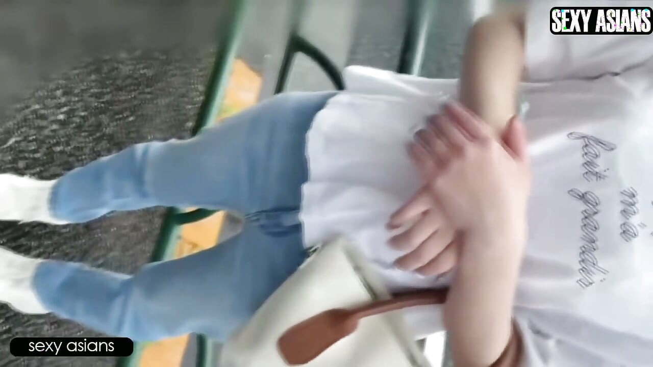 Genç evli tırnak sanatçısı göz korkutucu sert bir adamla tanışıyor - karşı çıkamayacak kadar gergin, sonuna kadar ona itaat ediyor