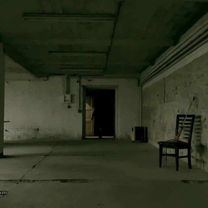 Dominatrix sahibe April - hücre 45, bahçe egzersizi