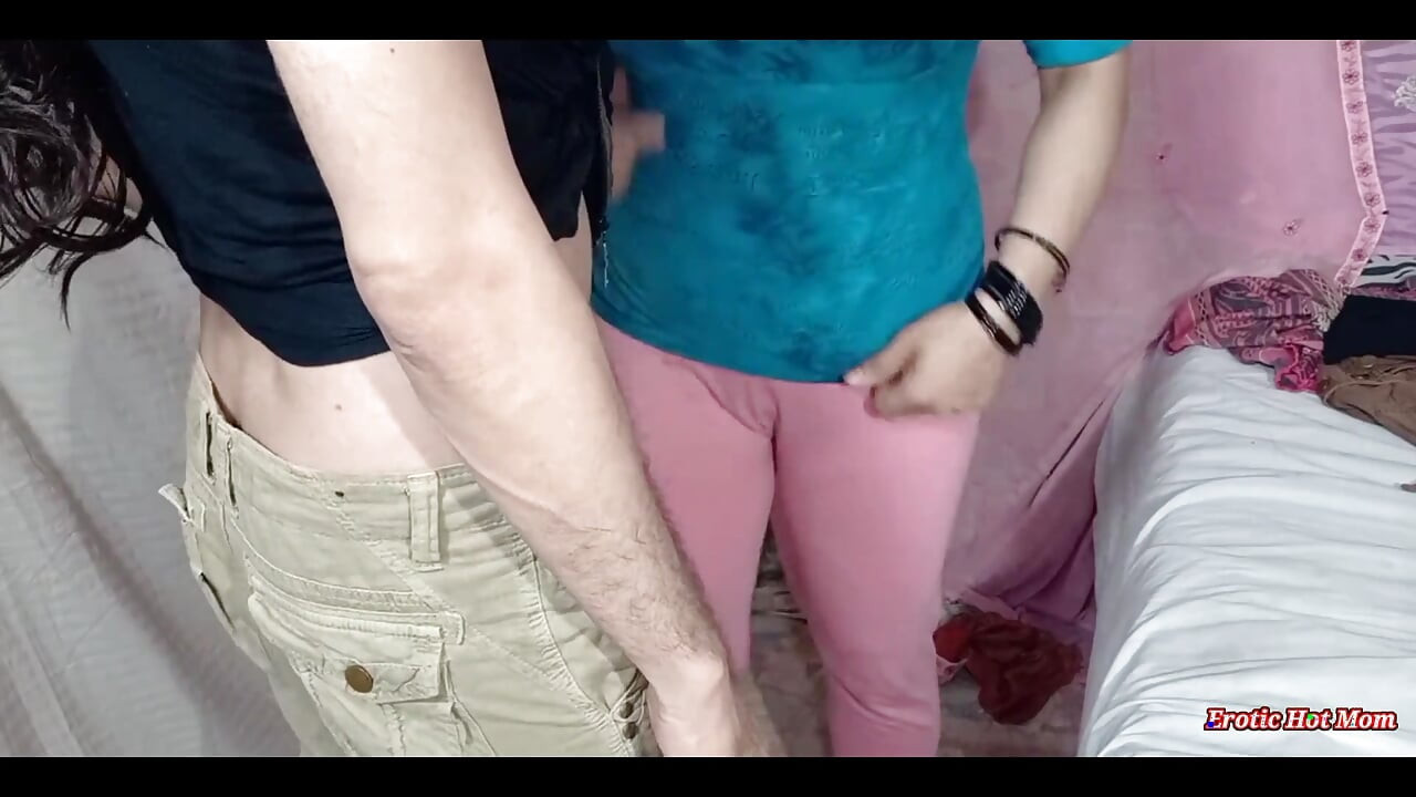 Kanada ikamet eden uzun siyah saçlı üvey erkek kardeş desi üvey kız kardeş Sara ile çok ateşli dans ediyor mujra