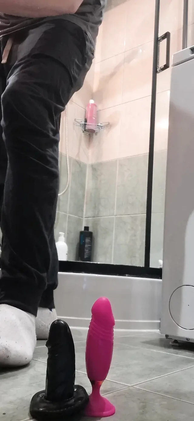 Kocası sıkı bakire delikleriyle anal ve oyuncaklarla oynuyor bölüm 1
