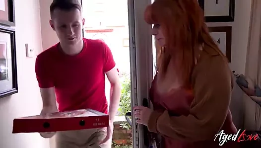 Agedlove - Sam Bourne'a öpücüğünü ve ıslak amını sunuyor
