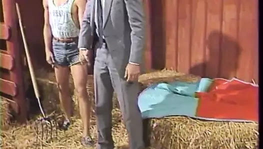 Homo adamlar bir barda bilardo masasında birbirlerine üfleme