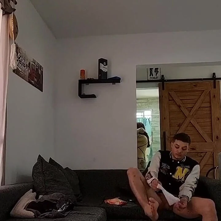 Dövmeli götlü Arjantinli bir Kolombiyalıyla sikişiyor
