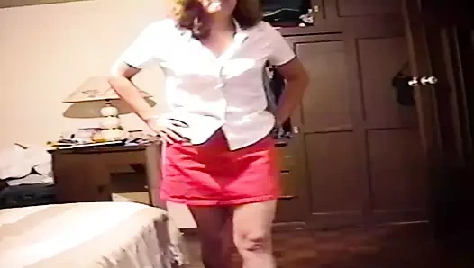 Bir delikanlı tarafından sikilmeden önce büyük amımı, götümü ve göğüslerimi gösteriyorum