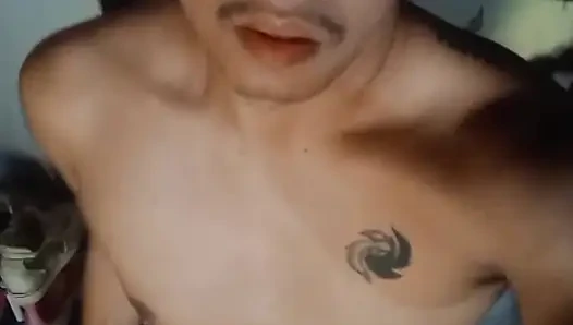 Seksi Philippino Twink Yarağıyla Oynuyor