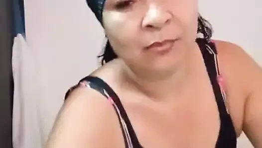 Öğrenebilmen için üvey annenin egzersizini izle