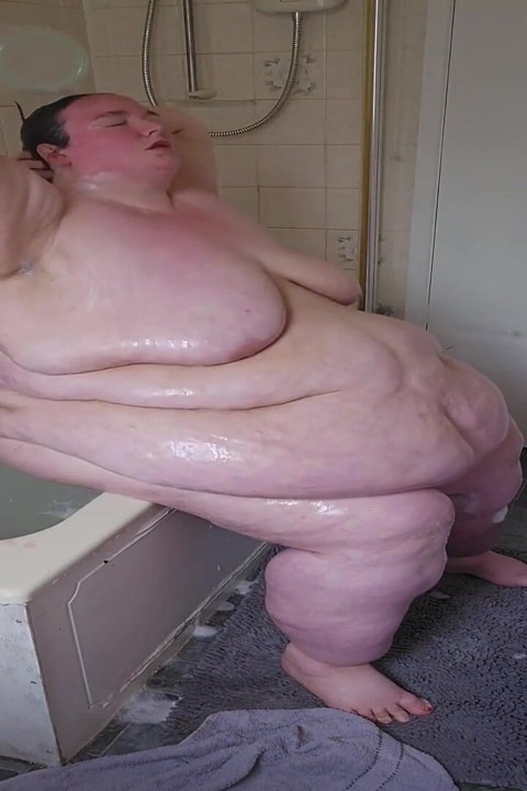 Ssbbw banyoda banyo yapamıyor bölüm 2