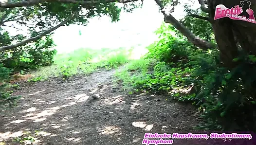 Alman tombul amatör parkta flört ettikten sonra erkek penisi emiyor