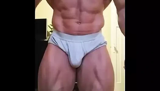Str8 vücut geliştirmeci esneme