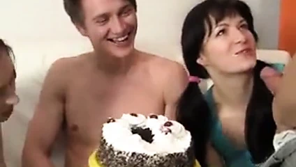 Verdi emmek çük ile krem ​​ve becerdin içinde the göt