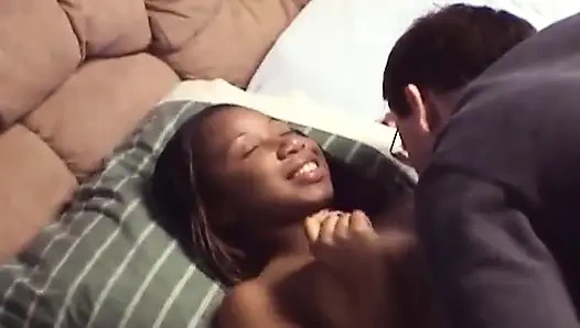 Yaşlı adam ve genç zenci sevimli kız - homesexvideo
