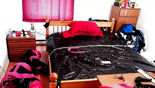 Kadın kılıklı kadın yatak esareti