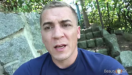 Sert seks için kızları toplamanın yeni yolu