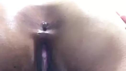 Latina shows her asshole