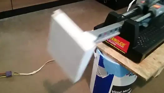 Ev yapımı sikiş makinesi