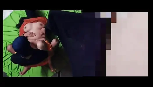 Hizmetçi ilk kez büyük penisle evde çok sert oynuyor