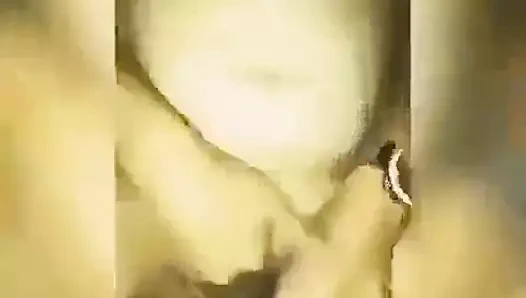 Safoora jargar (müslüman kız) caa, ind'de nrc protestocu kız