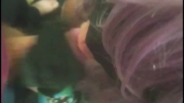Başka bir adam bana spermini veriyor