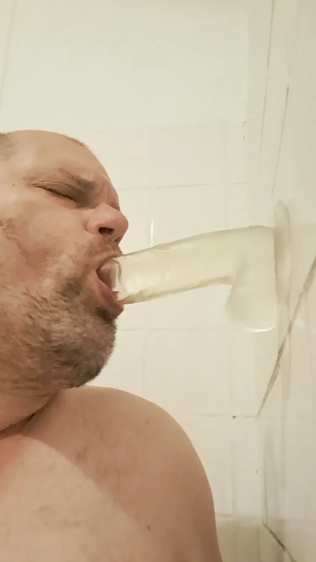 Küvette dildo emmek