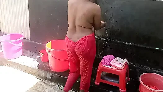 Üvey erkek kardeş üvey kız kardeşinin amını büyük bir yarakla sikiyor