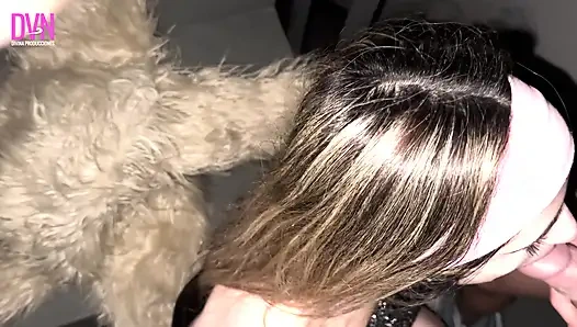 Youtuber Arjantin Bir Parti Sırasında Asansörde İki Yabancının Sikini Emiyor