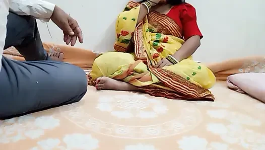 Bengalli ev hanımı kocası tarafından yatak odasında sikiliyor