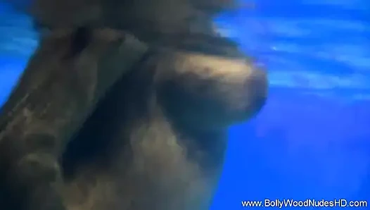 Bollywood çıplak dans kraliçesi