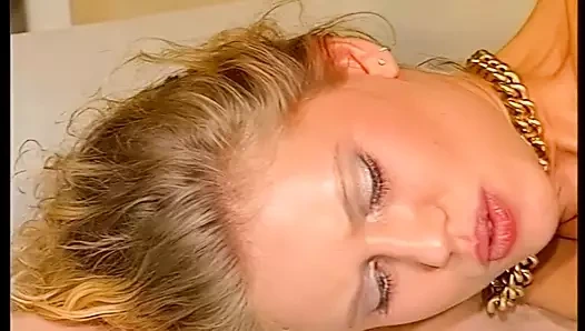 Duenne Milf beim Vorstellungs gespraech gefickt