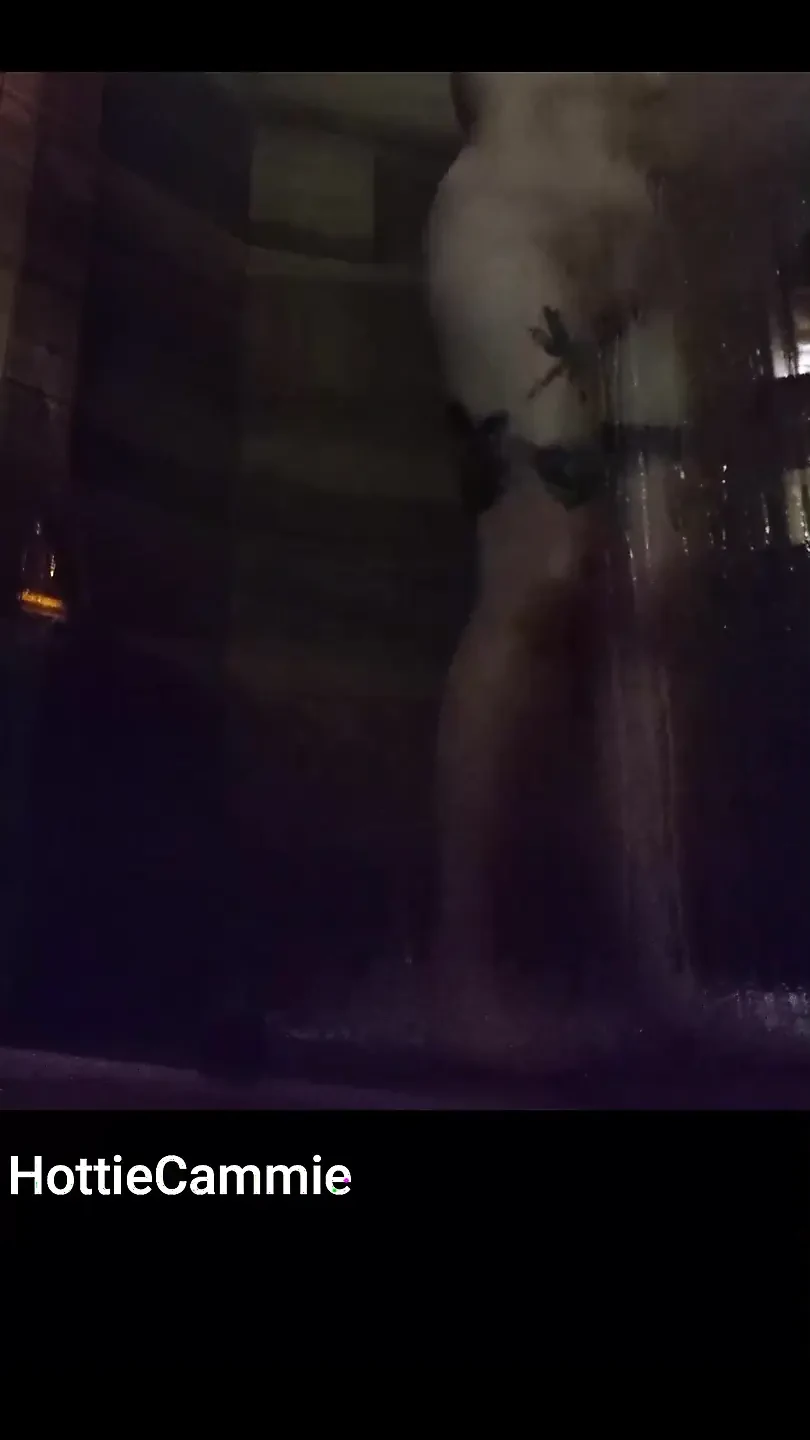Recording My Tinder Date in the Shower