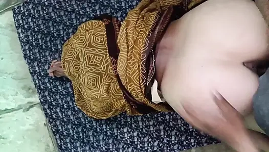 Evli üvey kız kardeş bütün gece arka bahçede üvey erkek kardeşi tarafından arkadan sikildi