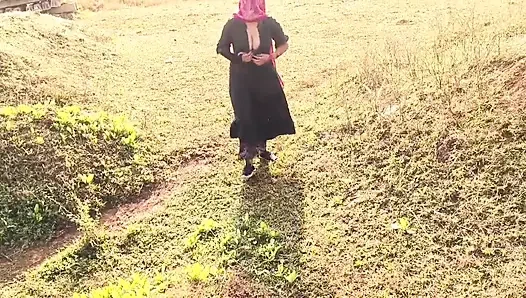 Indian aunty sunisha bhabhi fucked hard by village boy