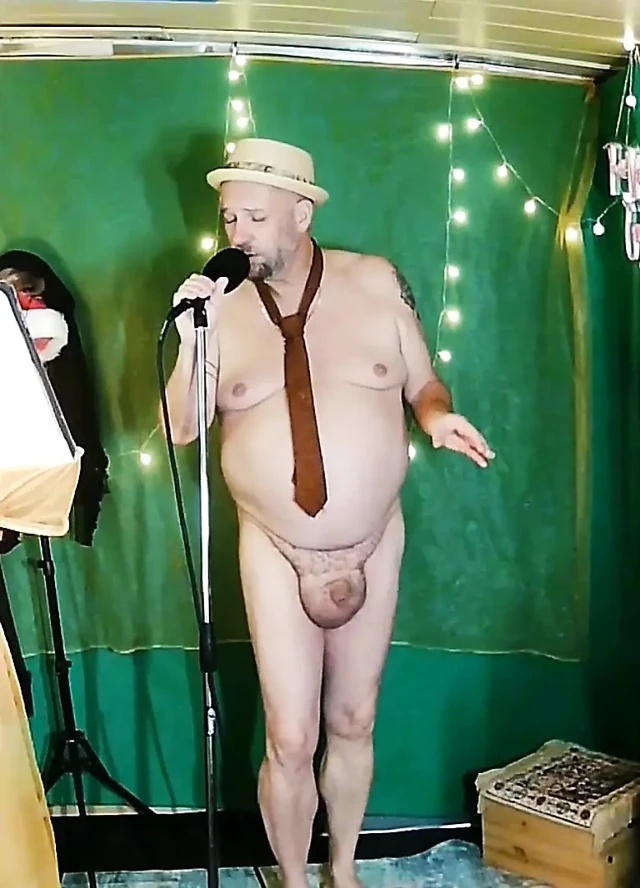 Çıplak şarkıcı shamelessman kapağı