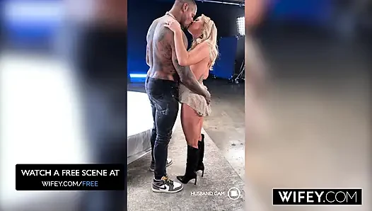 Evli kadın muhteşem kovboy kız bataklık barbeküsünde ilk kez yüzünü gösteriyor ve Jason Luv tarafından sikiliyor