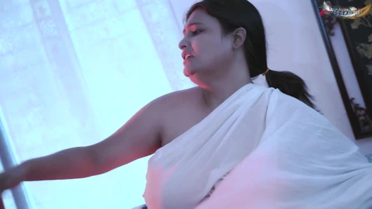 Kocanın genç üvey kardeşi, yalnız dul kadını yalnız bulduktan sonra sert sikişiyor – tam film