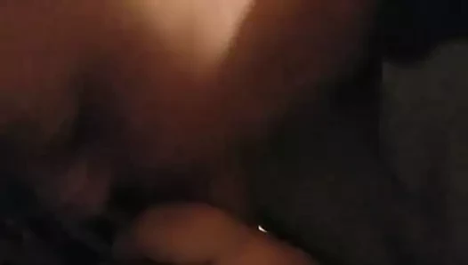 Bazı derslere ihtiyacı olduğunu düşünmüyor musun