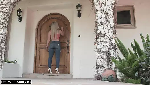 Kay öpüşüp anlatmaktan memnun